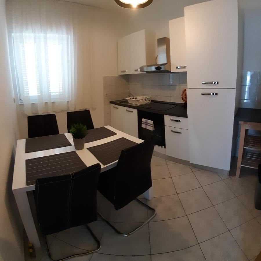 Apartmani Matusan Barbat na Rabu Esterno foto